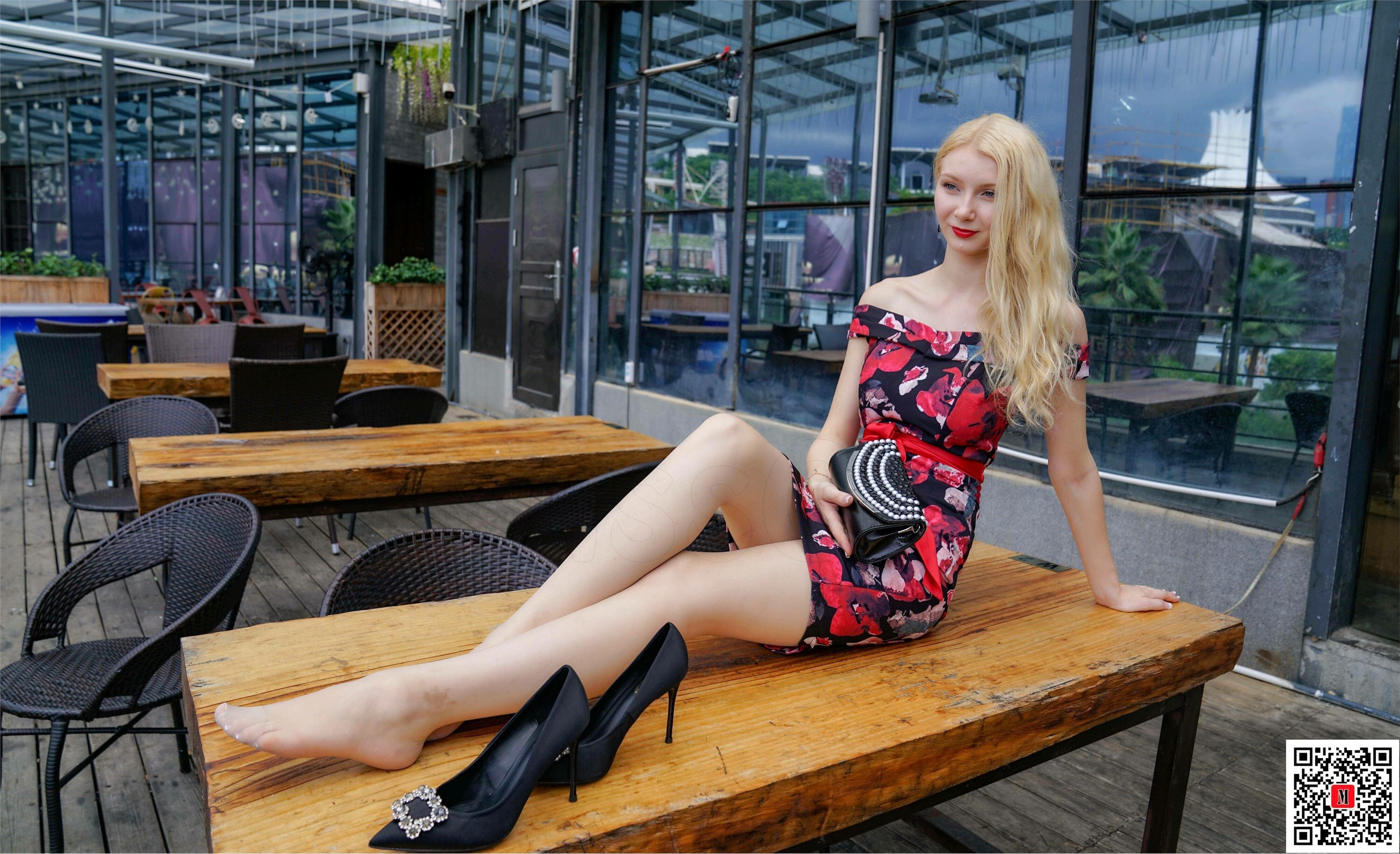 MussGirl慕丝女郎  NO.198 金发碎花裙肉丝